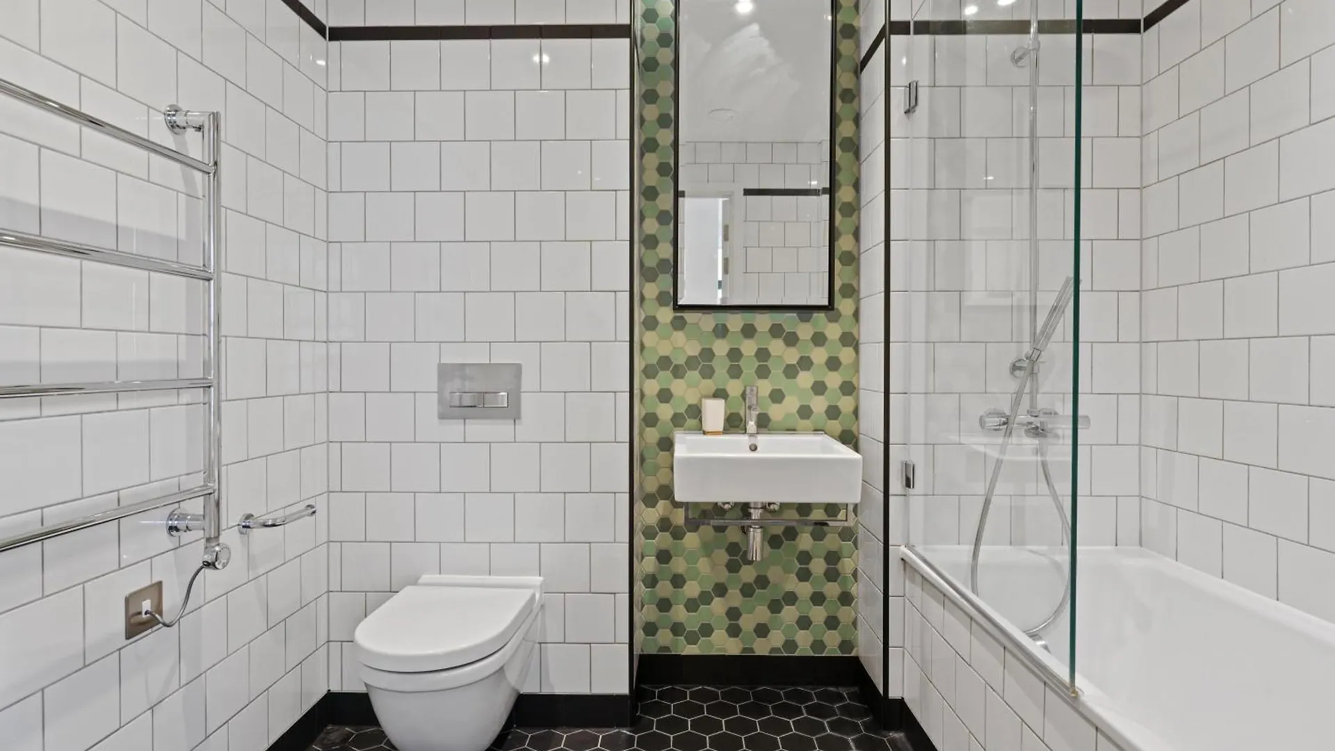 London Excel City Side Apartment 0*,